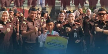 Kejari Pesawaran Beri Penghargaan Dan Hadiah Kepada Peraih Medali Emas Ajang Kajati Lampung Cup I Taekwondo Championship 2025