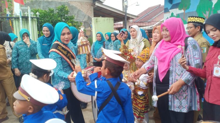 Ketua TP PKK Lampung Resmikan Desa Sukajaya Lempasing Menjadi Desa TAPIS