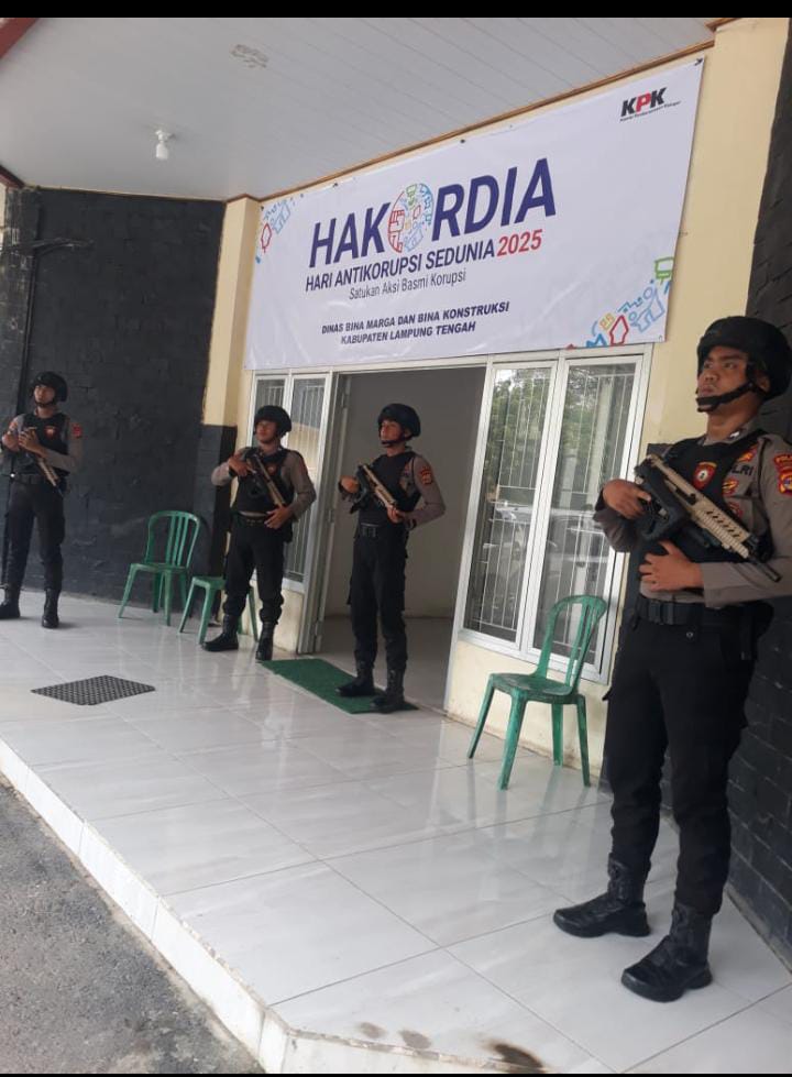 KPK Geledah Kantor Dan Rumdis Bupati Lamteng