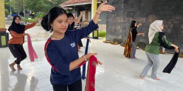 Persiapan Penari Bedayo Abung Siwo Migo Jelang Tampil di Panggung Nasional
