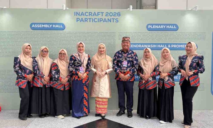 Pemkab-Dekranasda Tubaba Promosikan Produk Lokal Khas Bumi Ragemsai Mangei Wawai Di Event Inacraft 2026.