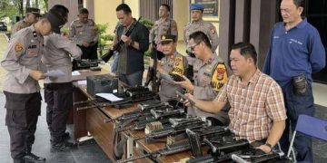 Cegah Penyalahgunaan Senpi, Wakapolres Tubaba Cek dan Riksa Langsung Senpi Dinas Inventaris