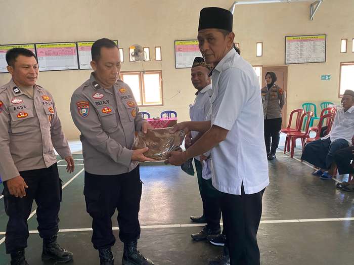 SatBinmas Polres Tubaba Gelar Giat Binluh dan Penyerahan Sarana Kontak Di Tiyuh Mulya Jaya